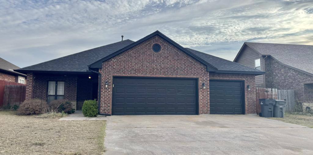 5704 NW Valor Ave, Lawton, OK 73505 - House for Rent