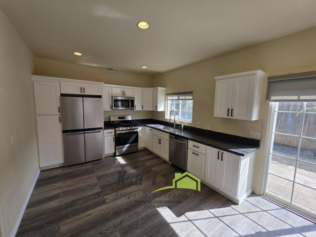 570 Emory St #A, Imperial Beach, CA 91932 - House for Rent - Image 5