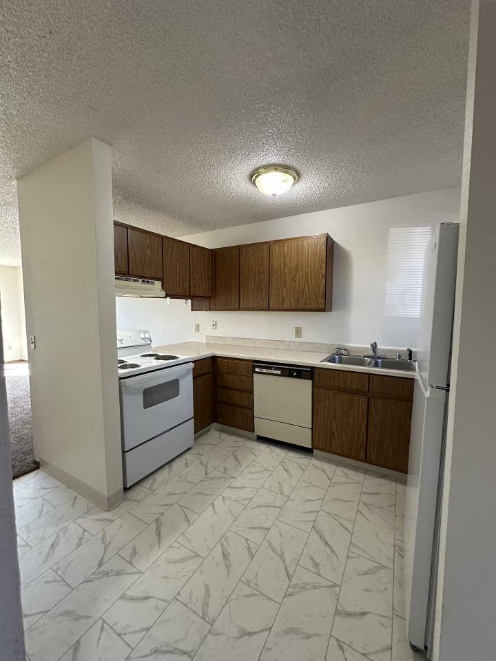 980 N 17th St #11, Billings, MT 59101 - Townhouse for Rent - Image 4