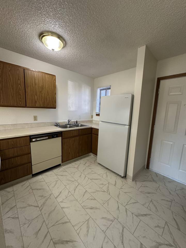 980 N 17th St #11, Billings, MT 59101 - Townhouse for Rent - Image 5
