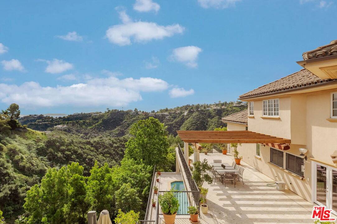 1922 Bel Air Rd, Los Angeles, CA 90077 - House for Rent - Image 1