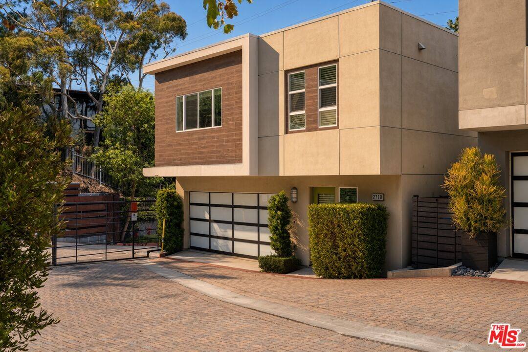 2780 Wright Lane, Los Angeles, CA 90068 - House for Rent - Image 10