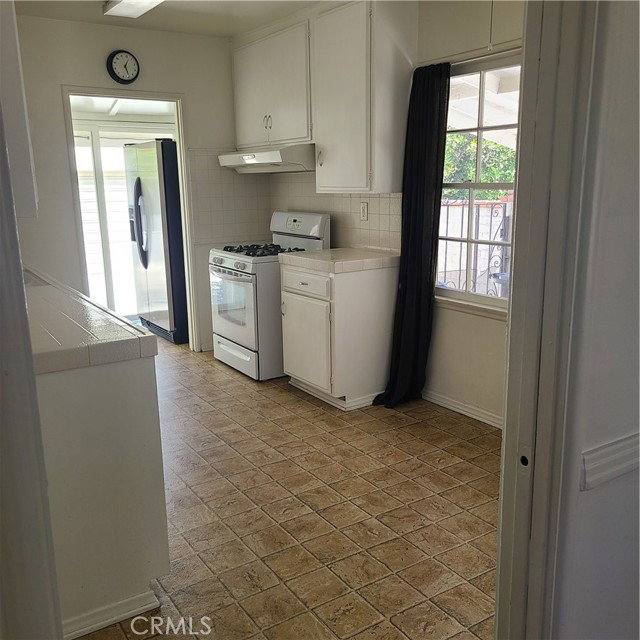 10421 Margate St, North Hollywood, CA 91601 - House for Rent - Image 3