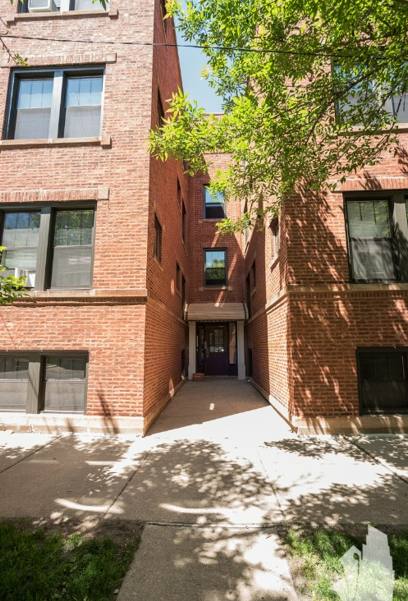 Apartment for rent at 2612 W Gunnison St #1R, Chicago, IL 60625