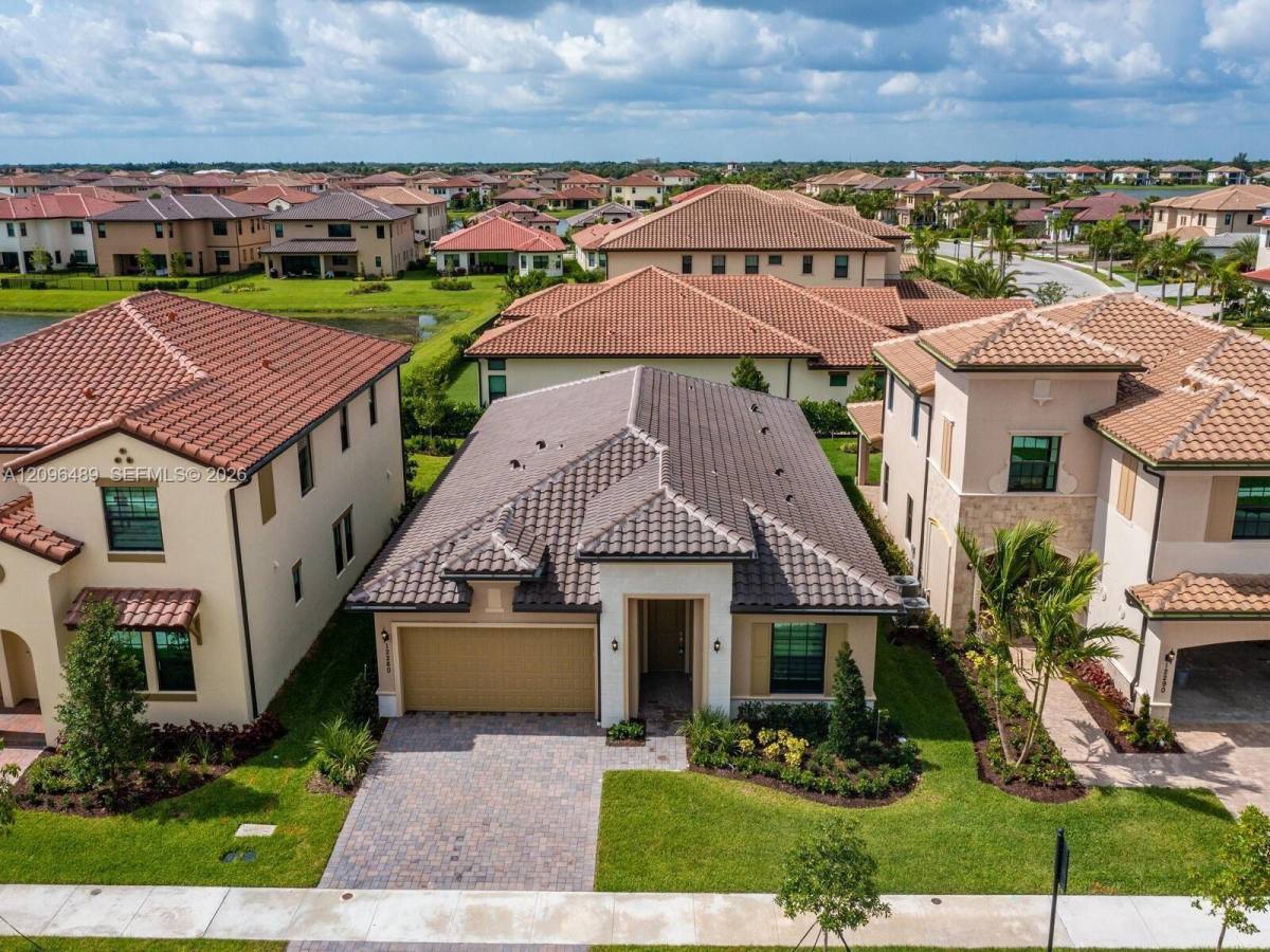 12280 N Baypoint Circle, Pompano Beach, FL 33076 - House for Rent - Image 1