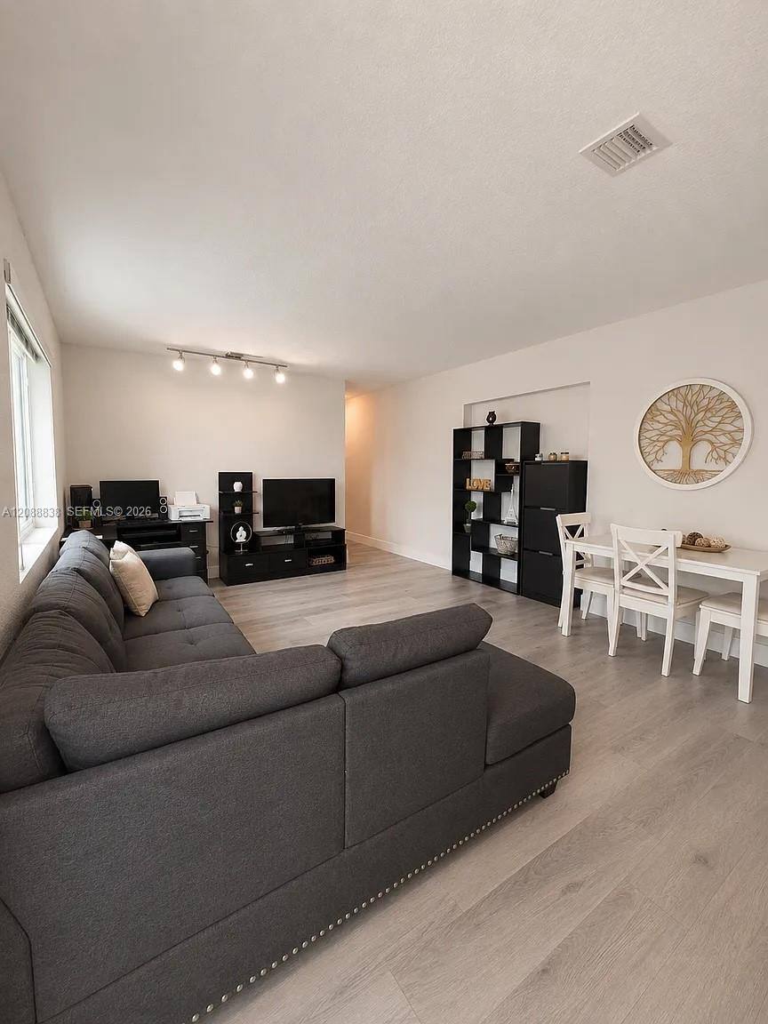 8260 SW 27th Terrace, Miami, FL 33155 - House for Rent - Image 3