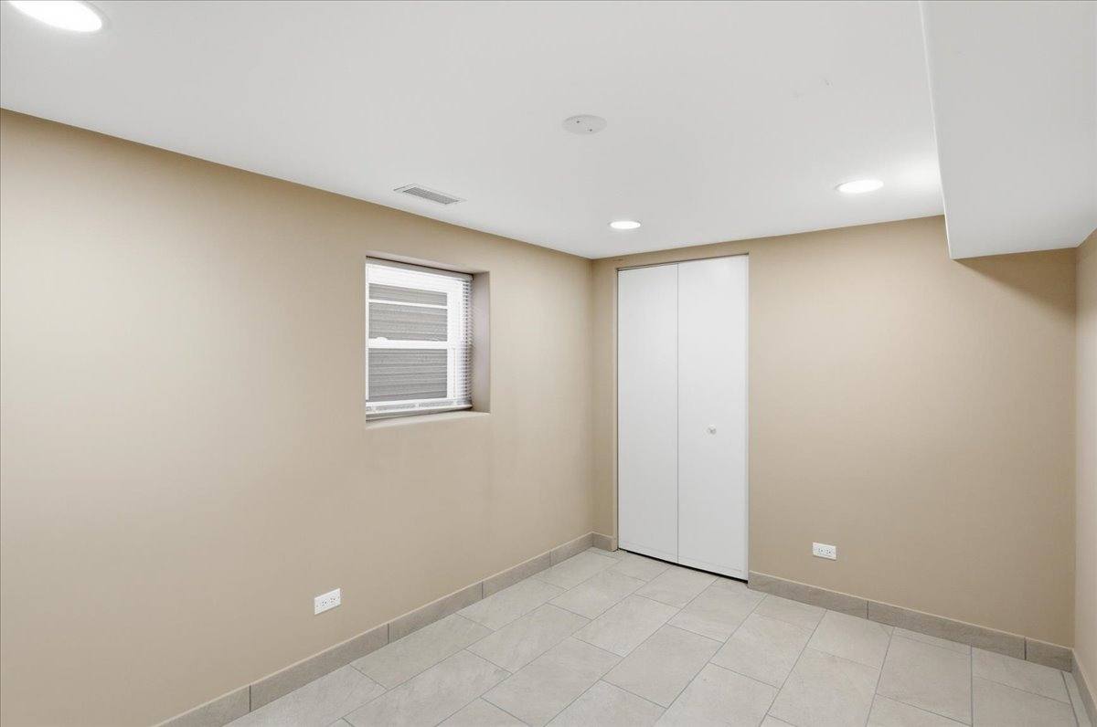 2939 N Hamlin Ave #1, Chicago, IL 60618 - Apartment for Rent - Image 10
