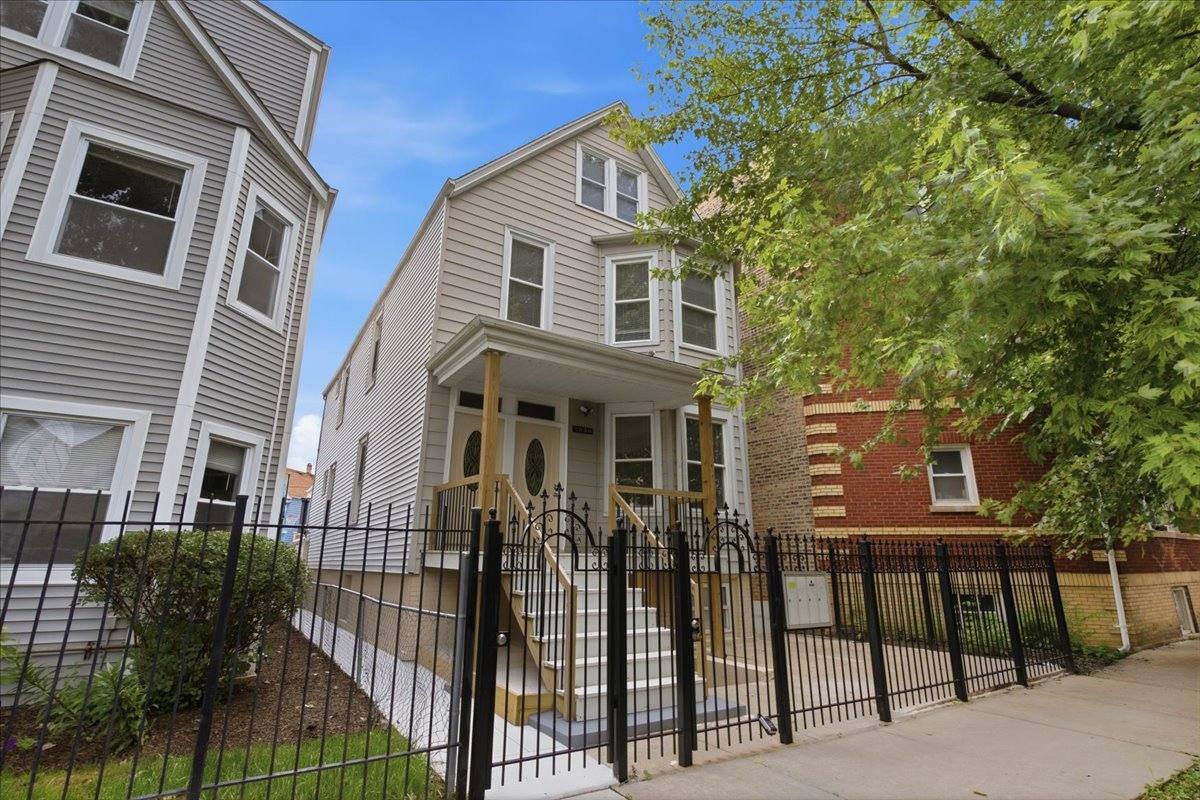 2939 N Hamlin Ave #1, Chicago, IL 60618 - Apartment for Rent