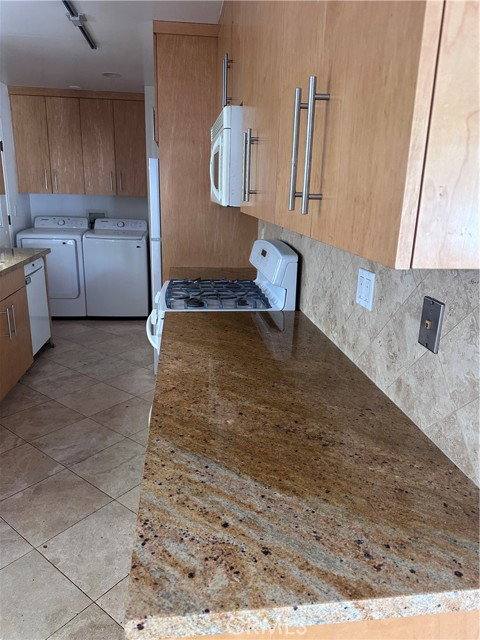 2505 Ocean Ave, Venice, CA 90291 - House for Rent - Image 2