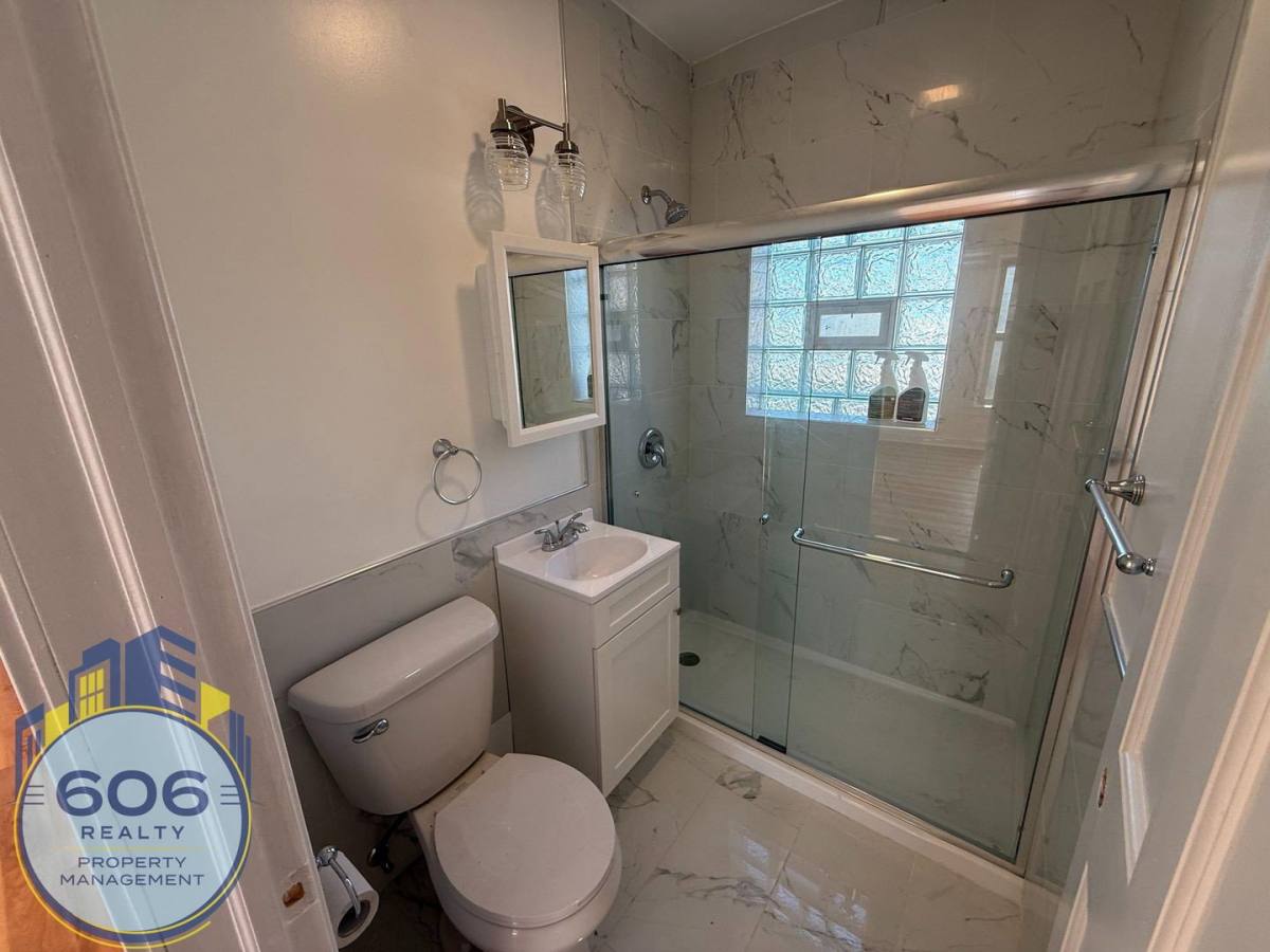 3440 W Montrose Ave #2, Chicago, IL 60618 - Apartment for Rent - Image 4