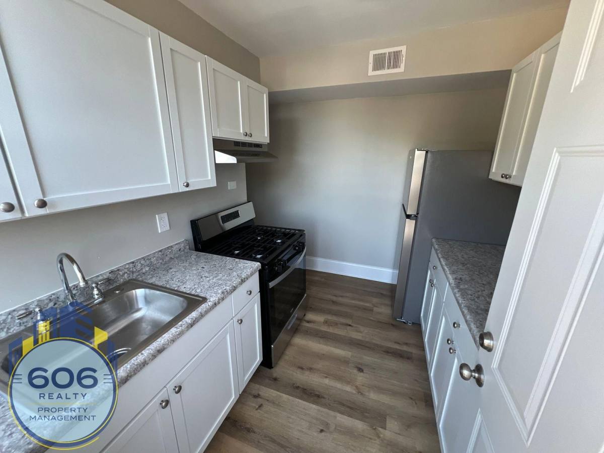 3440 W Montrose Ave #2, Chicago, IL 60618 - Apartment for Rent - Image 6