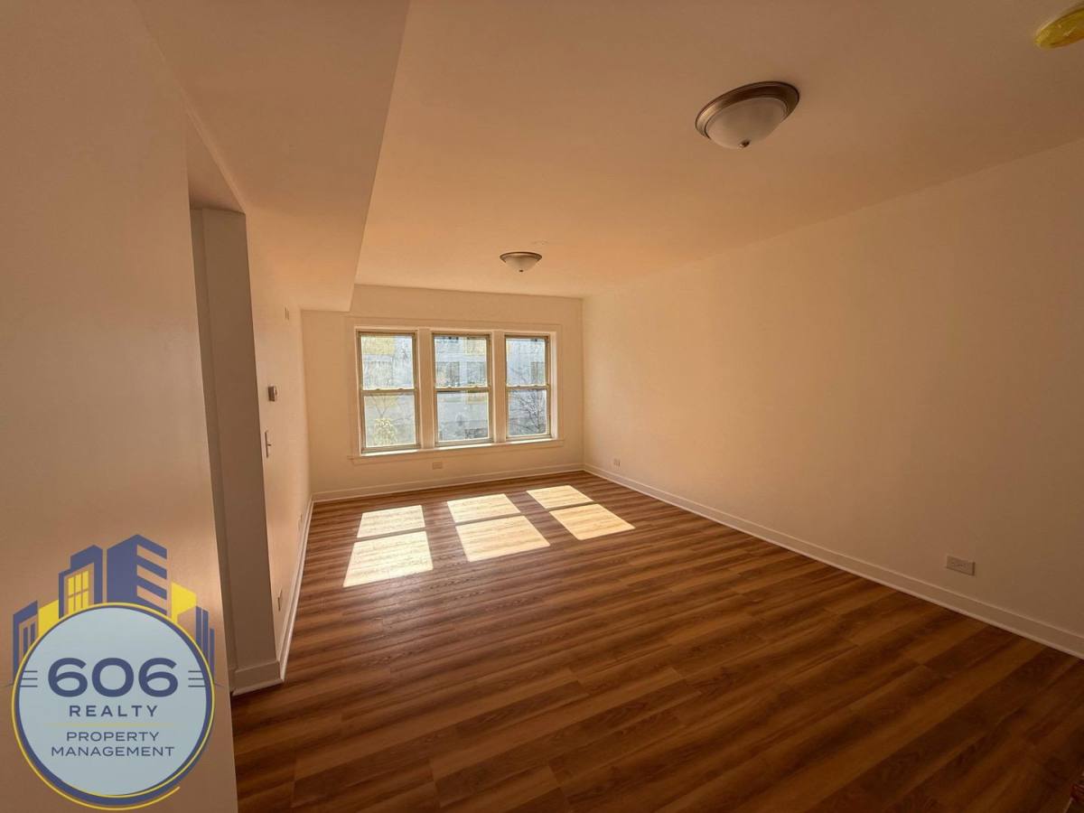 3440 W Montrose Ave #2, Chicago, IL 60618 - Apartment for Rent
