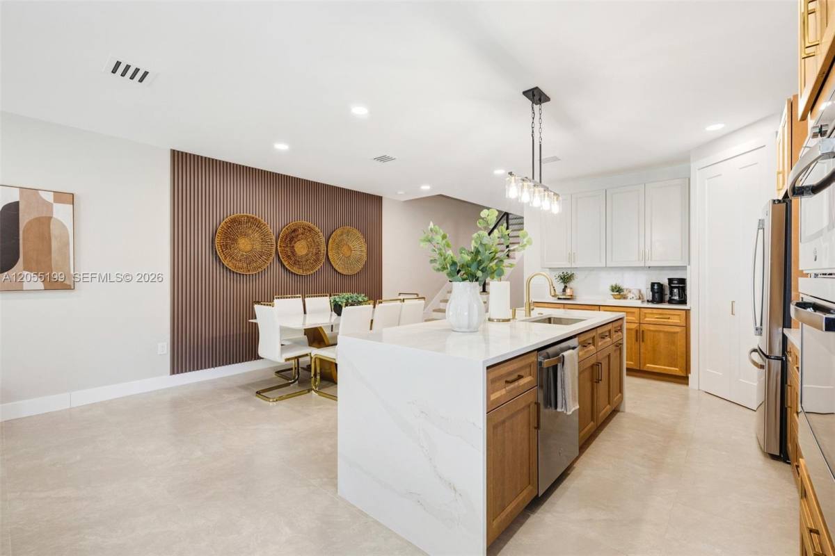 703 SW 17th St, Fort Lauderdale, FL 33315 - House for Rent - Image 9
