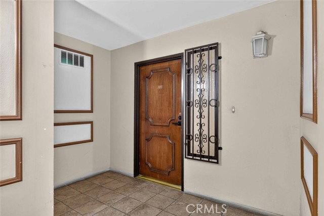 1325 Valley View Rd #103, Glendale, CA 91202 - Condo for Rent - Image 2