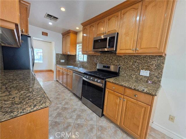 550 Palm Dr, Glendale, CA 91202 - House for Rent - Image 3