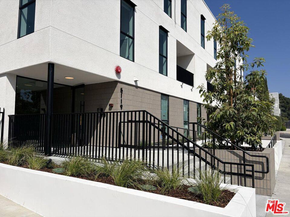 5119 Colfax Ave #102, North Hollywood, CA 91601 - House for Rent - Image 1