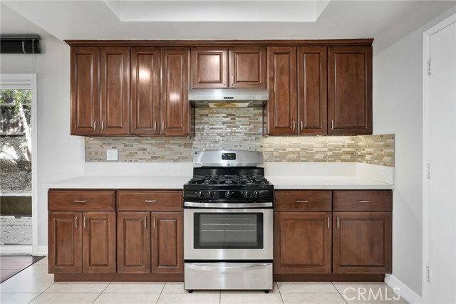 8529 Eatough Ave, Canoga Park, CA 91304 - House for Rent - Image 4