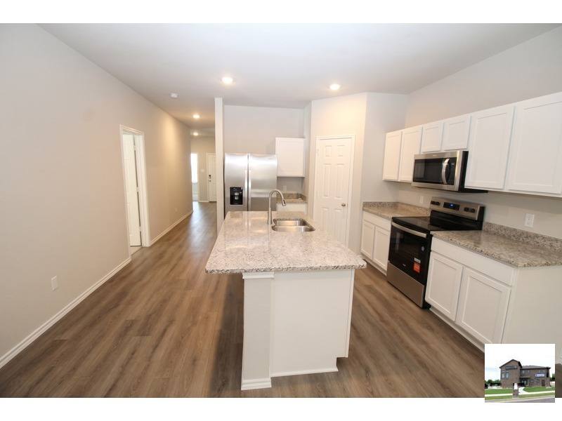 1104 Ribeye Rd #A, Killeen, TX 76542 - Townhouse for Rent - Image 2