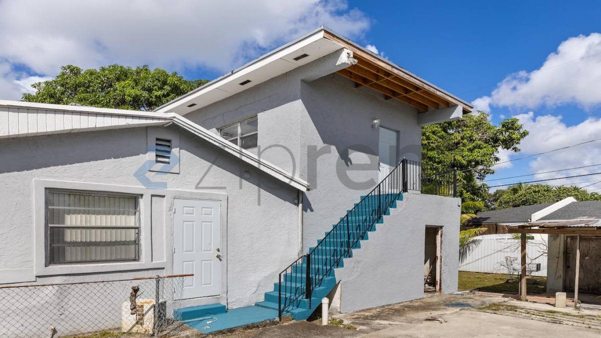 1233 NW 101st St, Miami, FL 33147 - House for Rent - Image 1