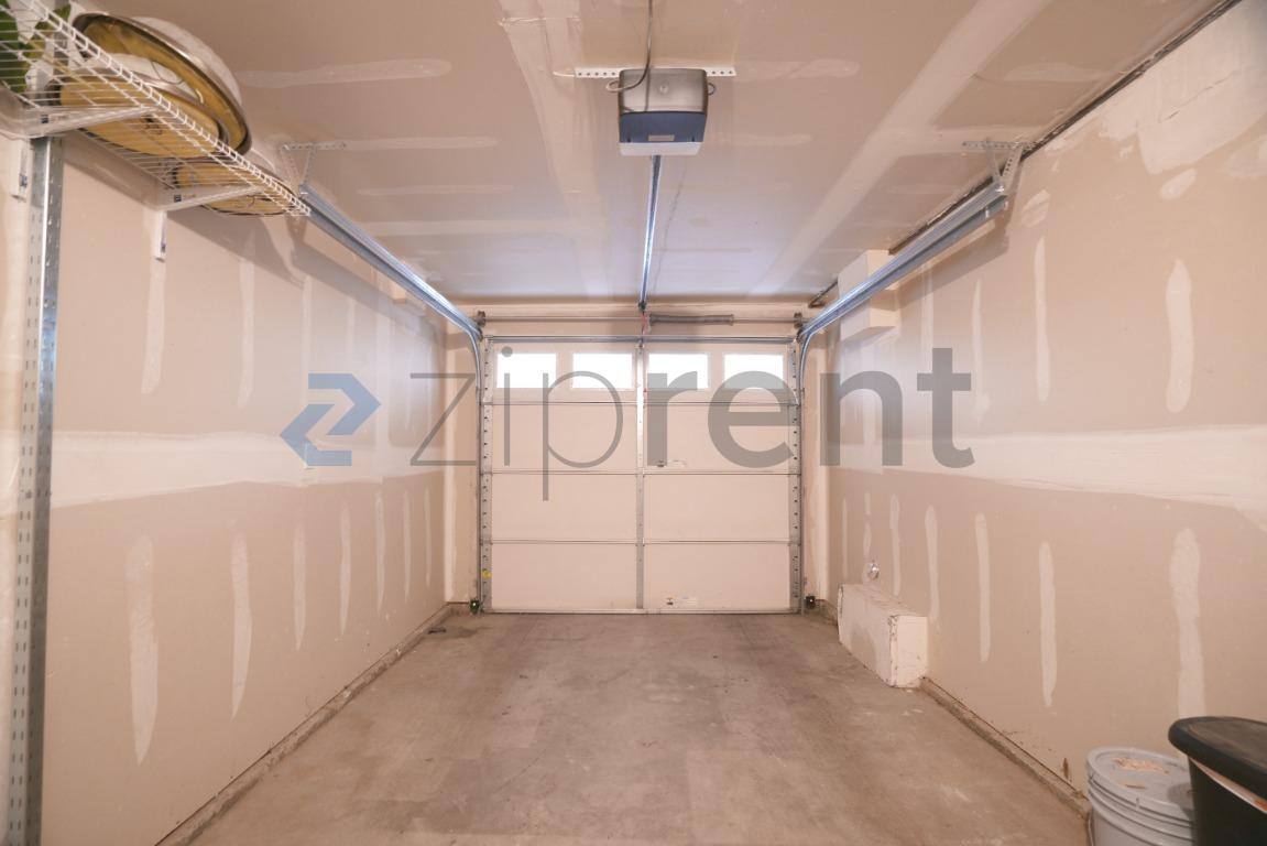 8520 Nesbit Ave N, Seattle, WA 98103 - House for Rent - Image 4