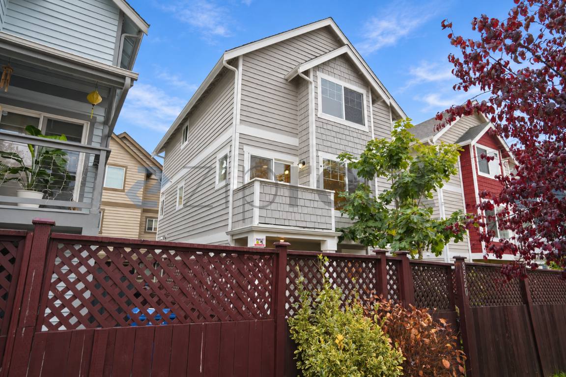 8520 Nesbit Ave N, Seattle, WA 98103 - House for Rent - Image 1