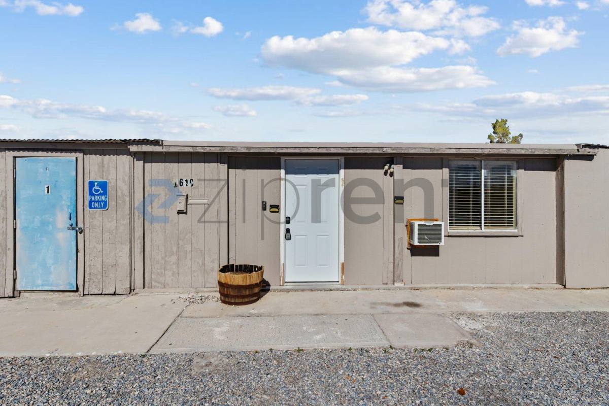 1610 W Donner St, Pahrump, NV 89048 - Condo for Rent - Image 1