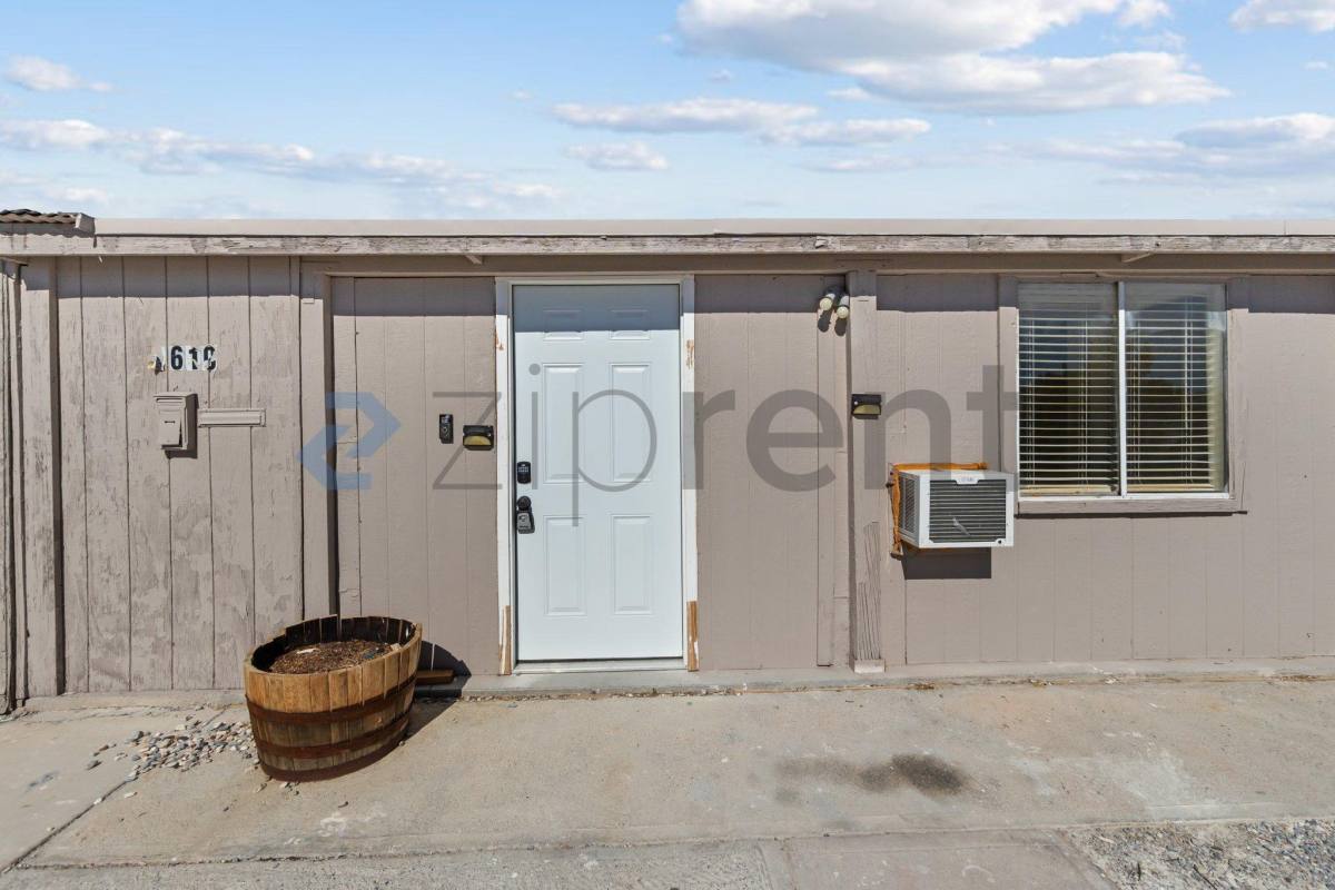 1610 W Donner St, Pahrump, NV 89048 - Condo for Rent - Image 4