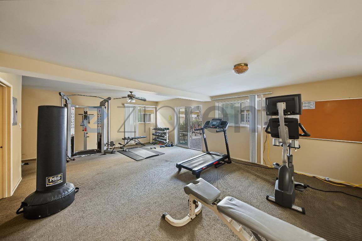 11646 Chenault St #9, Los Angeles, CA 90049 - Apartment for Rent - Image 7