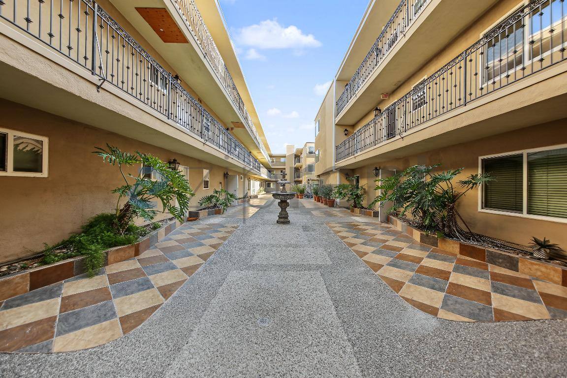 11646 Chenault St #9, Los Angeles, CA 90049 - Apartment for Rent - Image 4