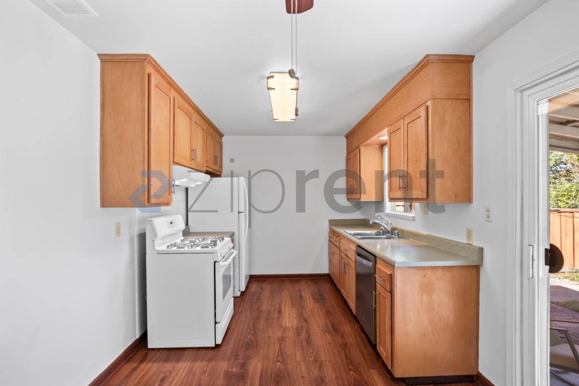 894 Hazelnut Court, Sunnyvale, CA 94087 - House for Rent - Image 9