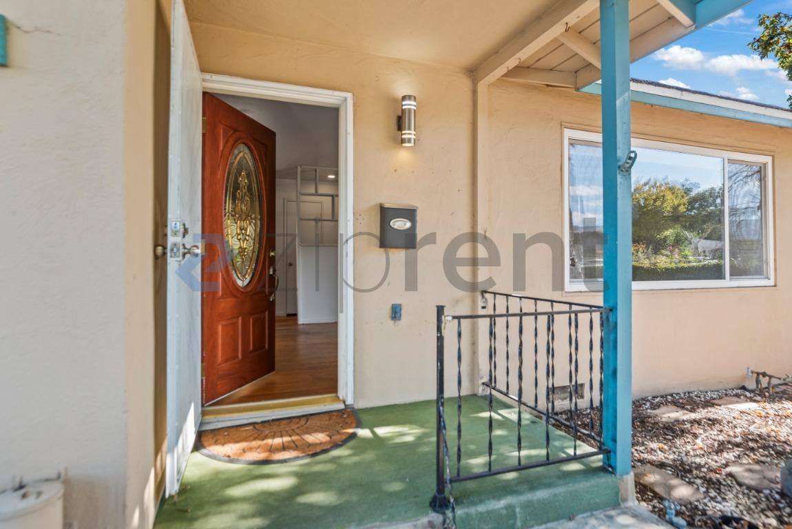 894 Hazelnut Court, Sunnyvale, CA 94087 - House for Rent - Image 6