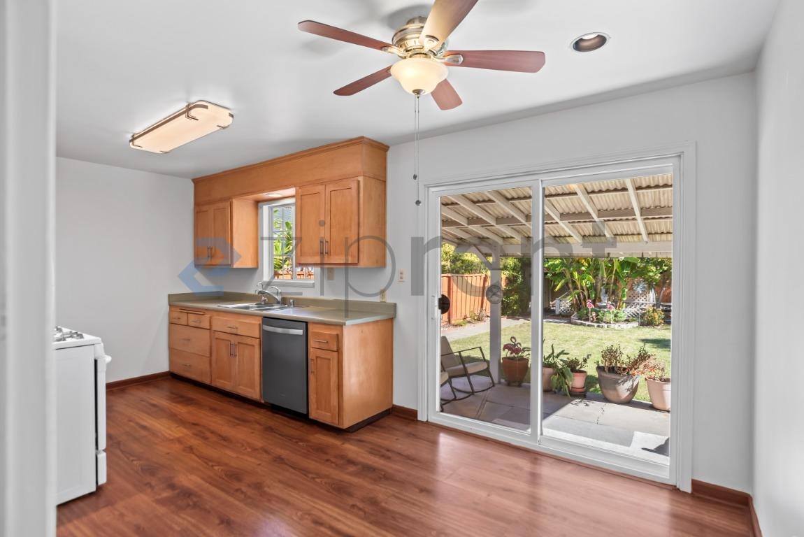 894 Hazelnut Court, Sunnyvale, CA 94087 - House for Rent - Image 8