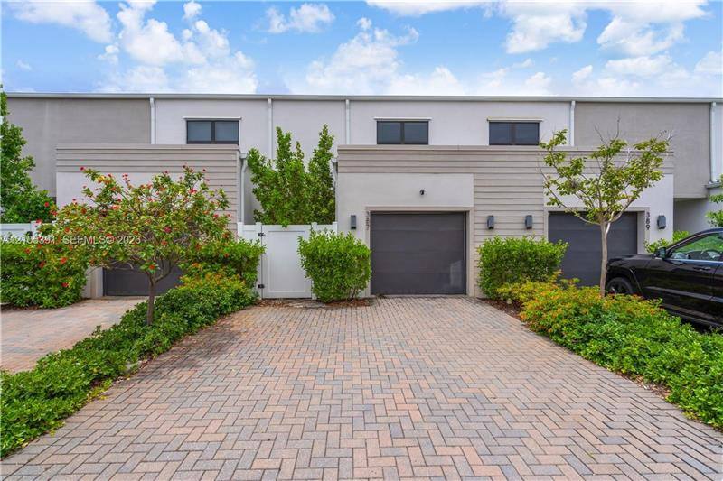 Townhouse for rent at 387 NW 17th St, Fort Lauderdale, FL 33311