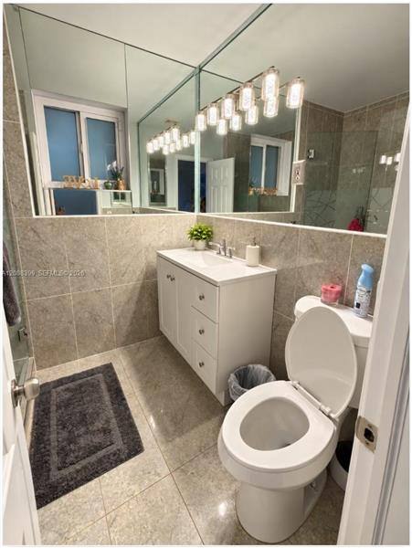 19810 Gulfstream Rd, Miami, FL 33157 - House for Rent - Image 6
