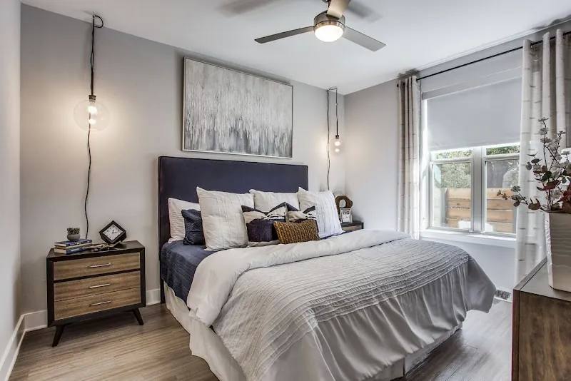 1120 Shady Lane, Austin, TX 78721 - Apartment for Rent - Image 2