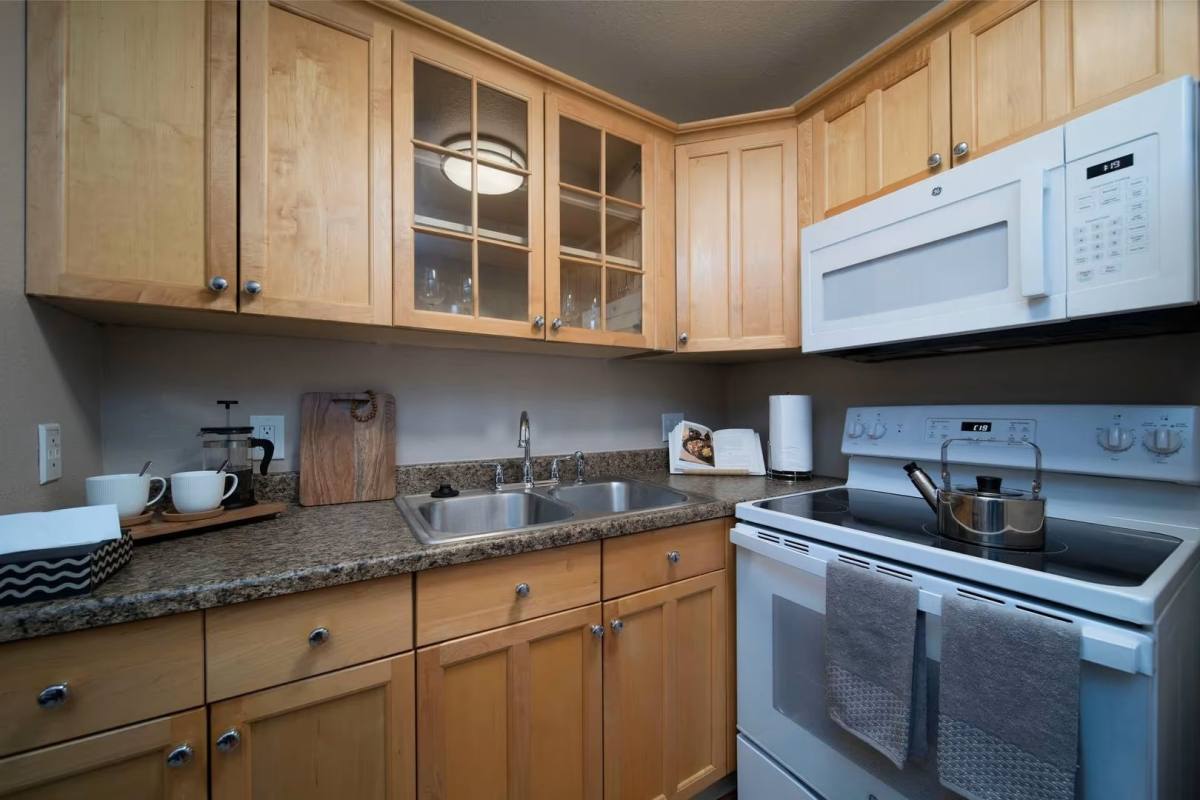 229 16th St, San Diego, CA 92101 - Apartment for Rent - Image 2
