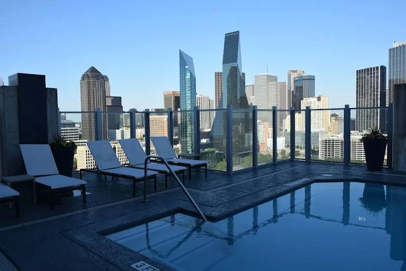 2320 N Houston St, Dallas, TX 75219 - Apartment for Rent - Image 4