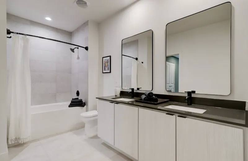 2221 W Dallas St, Houston, TX 77019 - Apartment for Rent - Image 3
