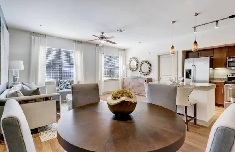 2221 W Dallas St, Houston, TX 77019 - Apartment for Rent - Image 9