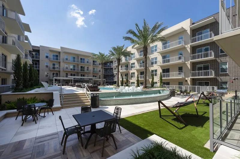 3120 Smith St, Houston, TX 77006 - Apartment for Rent - Image 1