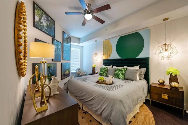 3120 Smith St, Houston, TX 77006 - Apartment for Rent - Image 2