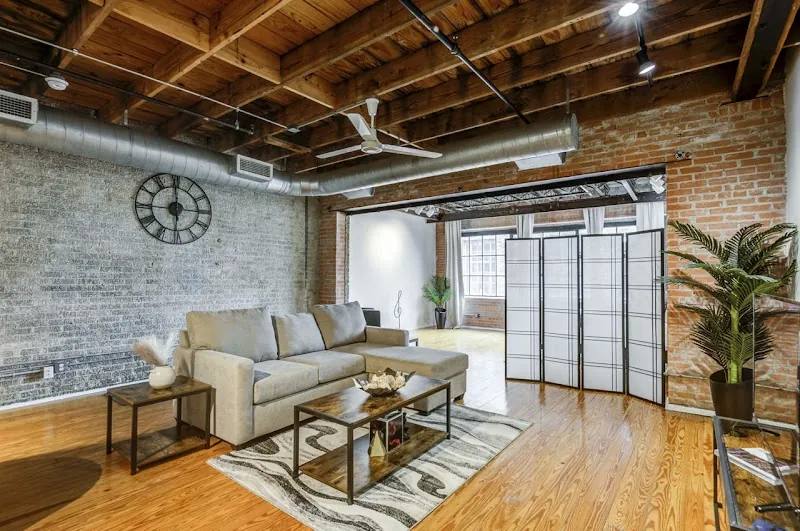3800 Commerce St, Dallas, TX 75226 - Apartment for Rent - Image 3