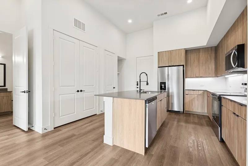 5211 E 7th St, Austin, TX 78702 - Apartment for Rent - Image 8