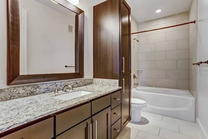 2305 W Alabama St, Houston, TX 77098 - Apartment for Rent - Image 9