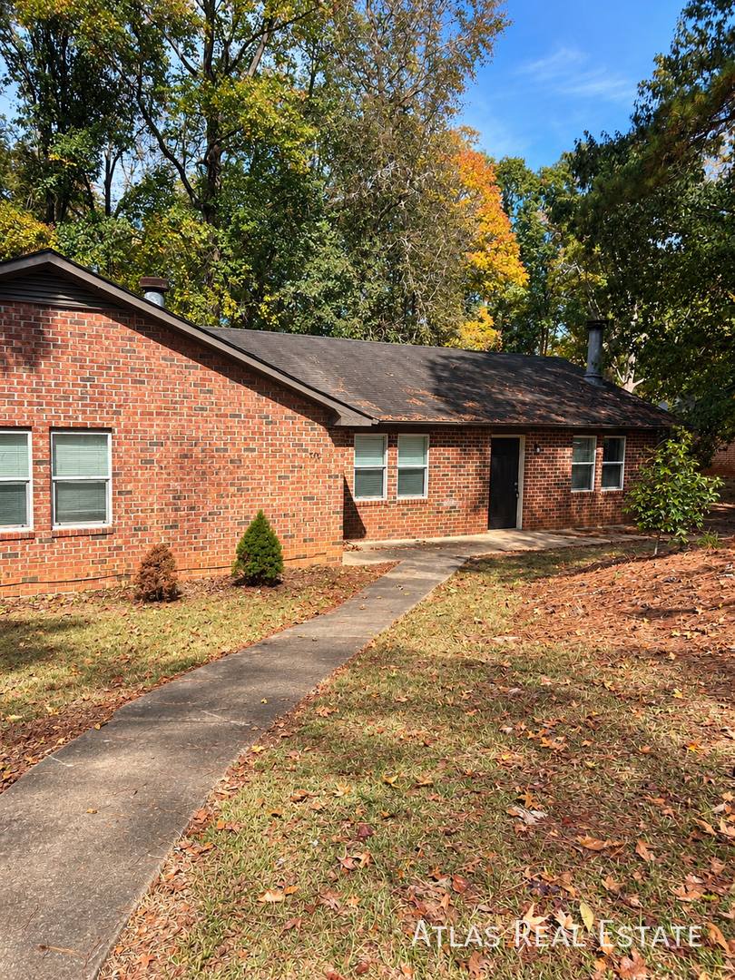 372 N Bluff Rd, Athens, GA 30607 - Apartment for Rent - Image 1