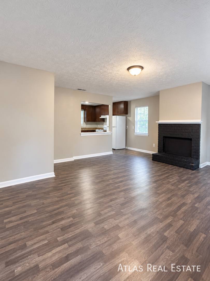 372 N Bluff Rd, Athens, GA 30607 - Apartment for Rent - Image 2