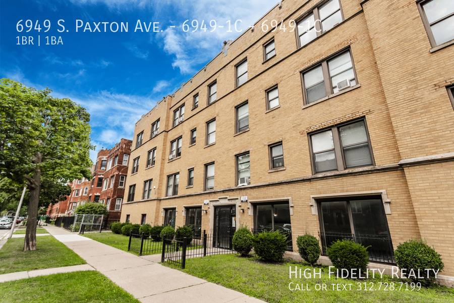 Apartment for rent at 6949 S Paxton Ave #1C, Chicago, IL 60649