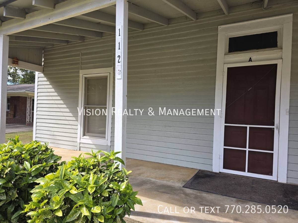 Apartment for rent at 112A Peachtree St, Carrollton, GA 30117