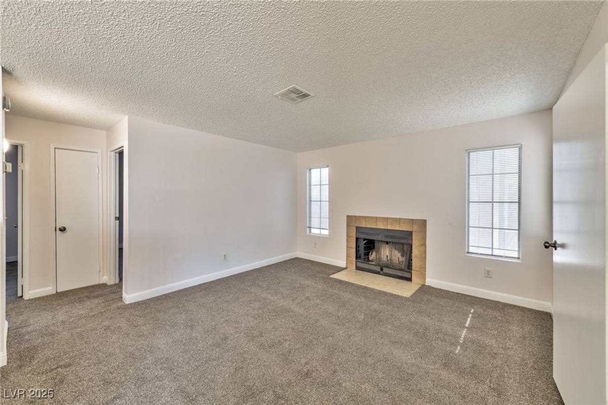 1914 Dwarf Star Dr, Las Vegas, NV 89115 - Apartment for Rent - Image 3