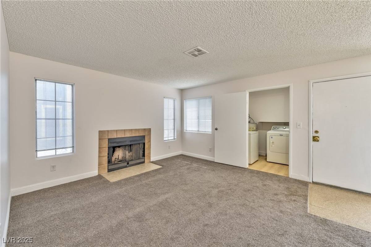 1914 Dwarf Star Dr, Las Vegas, NV 89115 - Apartment for Rent - Image 10